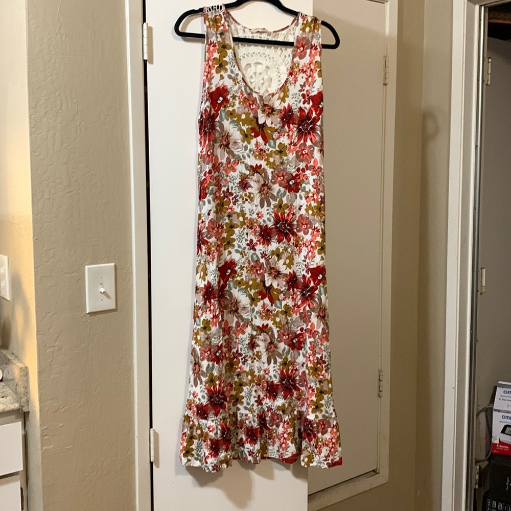 Floral print crocheted back clean